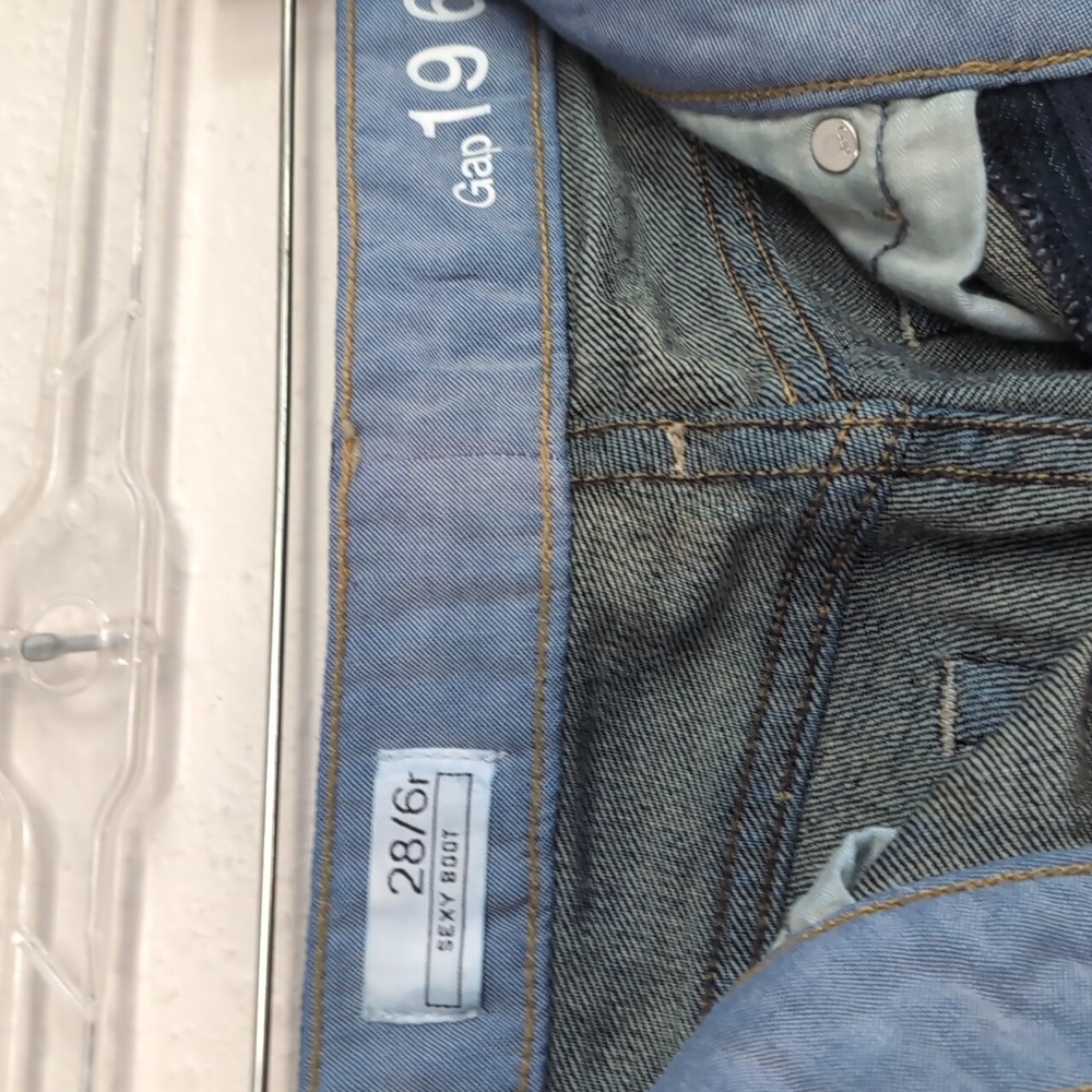 Gap Jeans - Picture 2 of 3